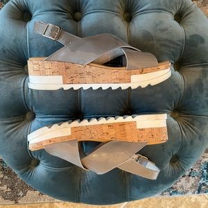 Gray patent leather sandals made in Italy